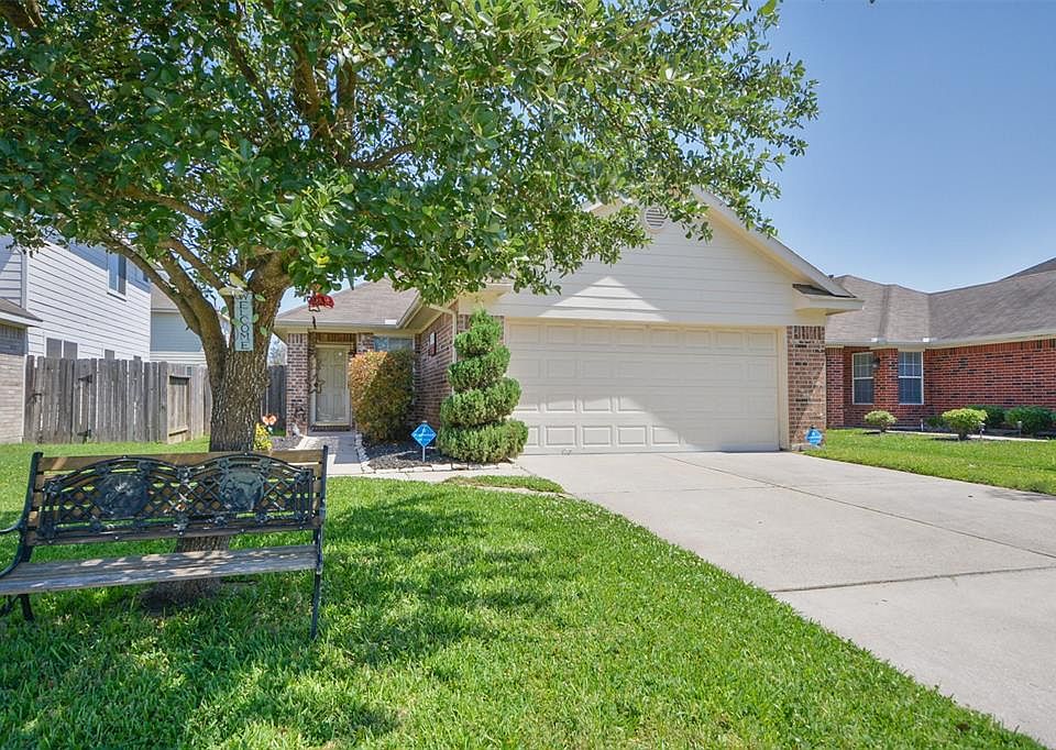 1st image of 8923 Aspen Trace Ln