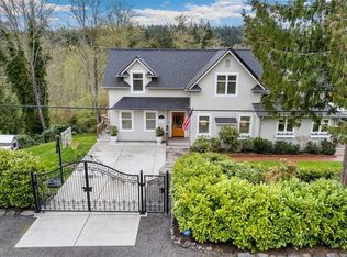 5030 New Sweden Ave NE, Bainbridge Island, WA 98110