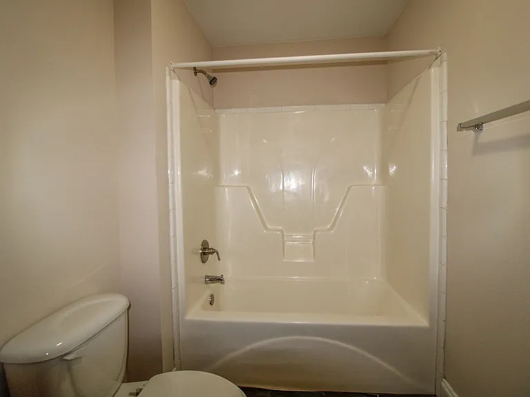140 Meadows Ln — Photo 19