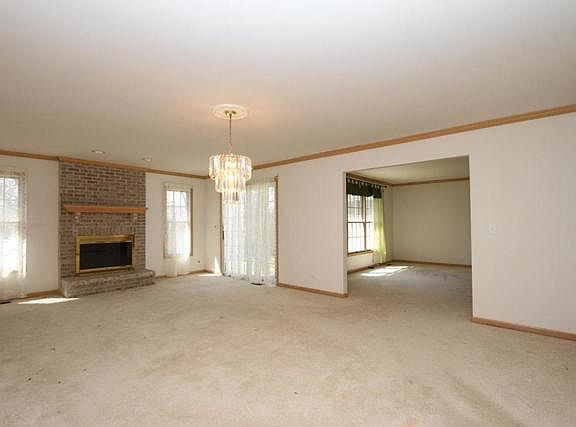 5th image of 37 Sussex Cir