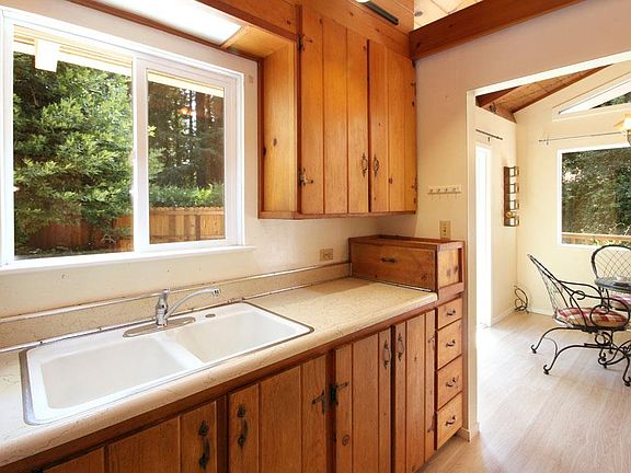 4th image of 207 Rowardennan Dr