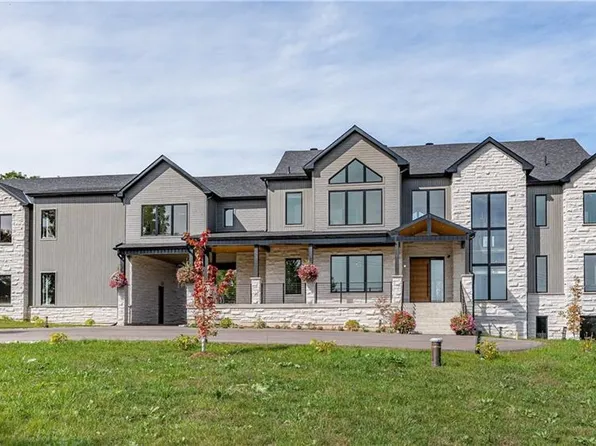 8920 Wellington Rd #124, Erin, ON N1H 6H7