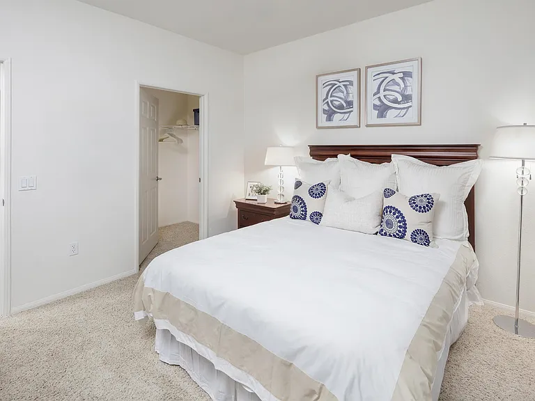 Laurel Canyon Apartment Homes — Photo 22