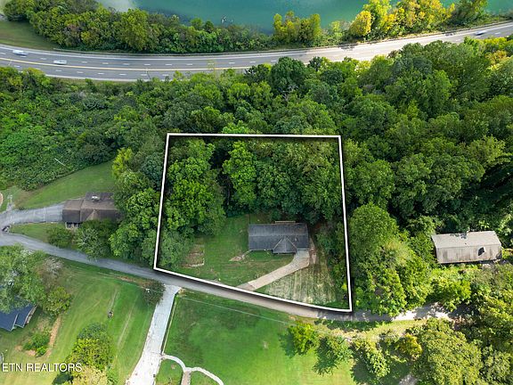 3rd image of 167 Hudson Ln