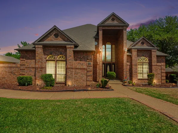 5205 Vicksburg Dr, Arlington, TX 76017