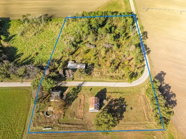 N8590 7th Ln, Westfield, WI 53964