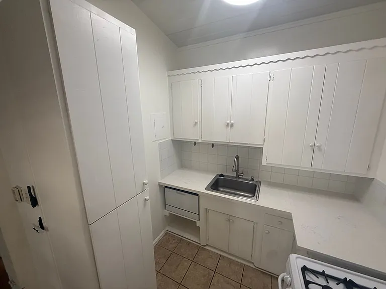 9017 Harratt St in the Heart of West Hollywood! — Photo 33