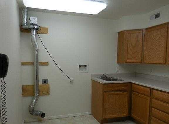 Laundry Rm
