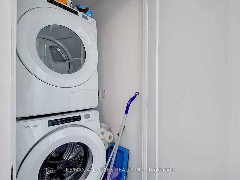 575 Bloor St E #2302 — Photo 19
