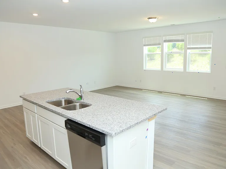 5785 Thornton Dr — Photo 11