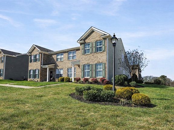 2nd image of 221 Scenic Rd
