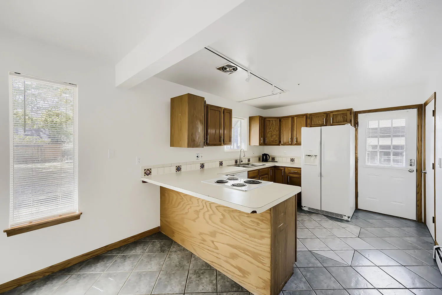 1839 Walnut St — Photo 2