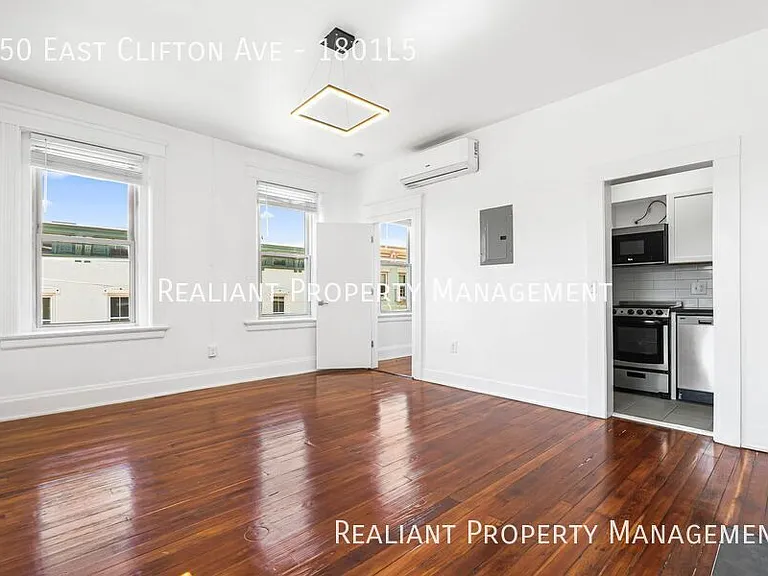 150 E Clifton Ave #1801L5 — Photo 2