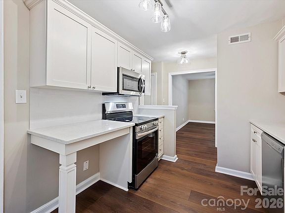 5th image of 107 S Laurel Ave APT 101-A