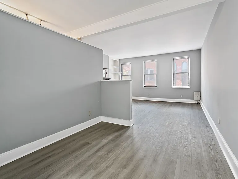 22 Bedford Sq — Photo 17