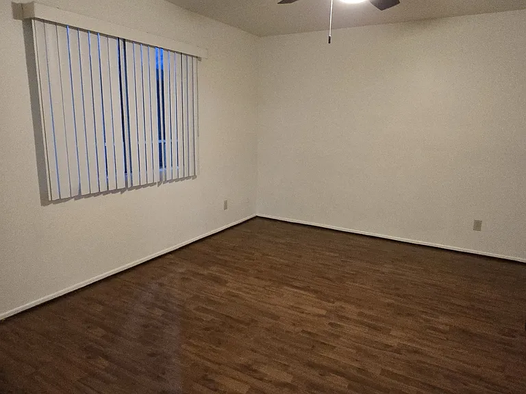 147 S Avenue 56 #11 — Photo 2