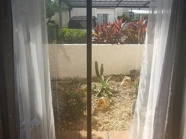 8705 Cove Ct, Tampa, FL 33615