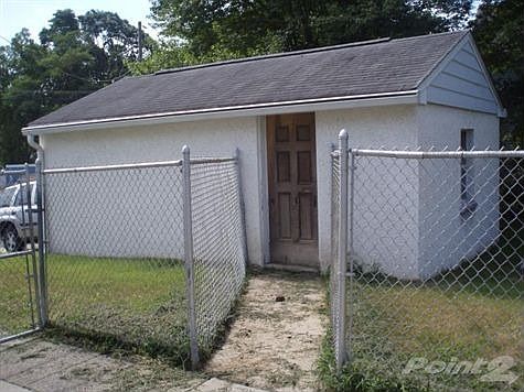 Walkway to garage