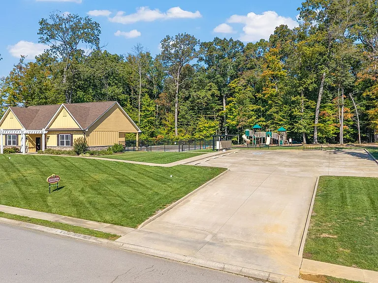 573 Bowden Dr — Photo 48