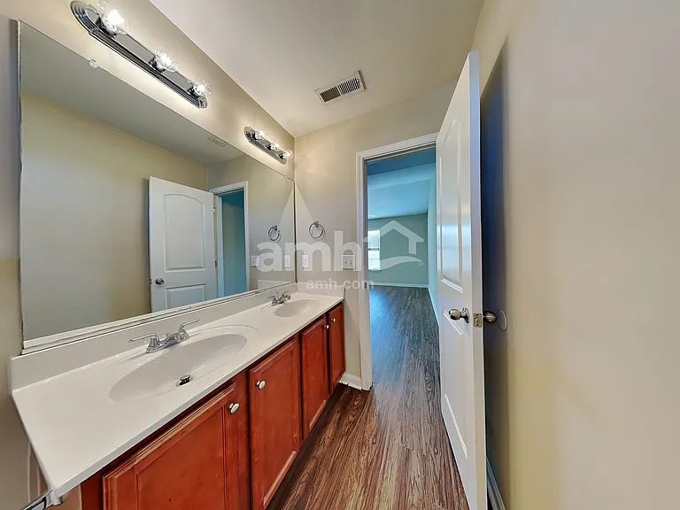 1309 Lowell St — Photo 11