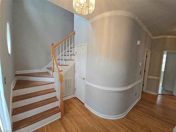 4th image of 1 Old Orchard Ln