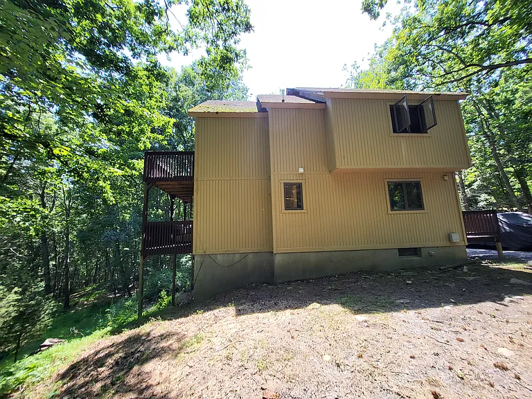 548 Clubhouse Dr — Photo 27