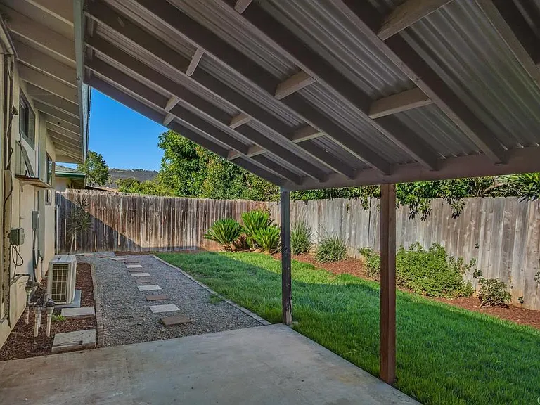 737 N Alda Dr — Photo 17