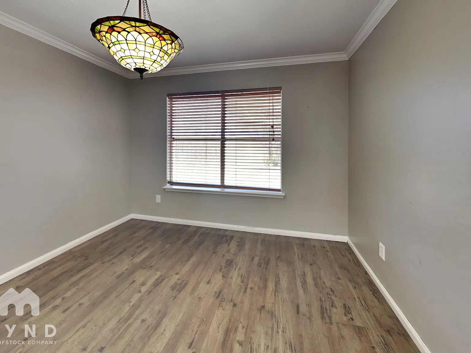 3 bed, 2.5 bath, 2026 sqft, $1,945 — Photo 4