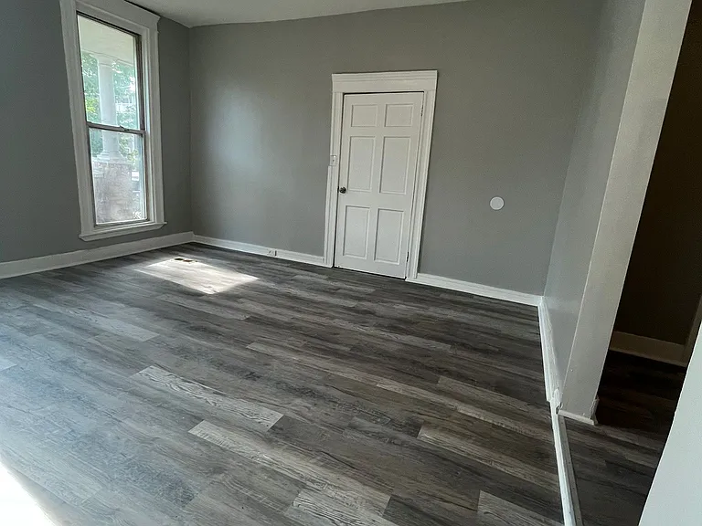 2535 Brookfield Ave — Photo 5