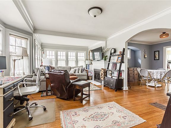 5th image of 112 Astor Dr