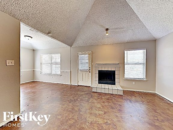3rd image of 524 Oak Hollow Ct