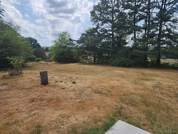 4th image of 646 Cedar Ln