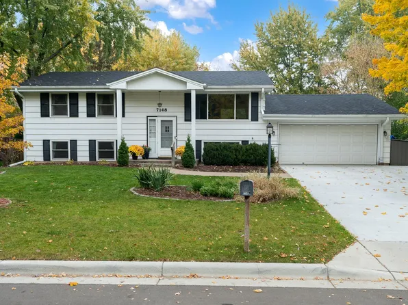 7148 Victoria Rd, Woodbury, MN 55125