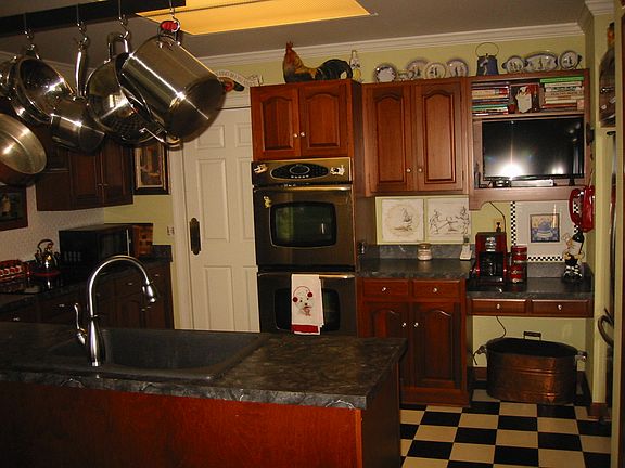 4th image of 248 Glenbrooke Way