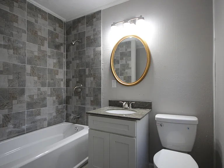 815 Gettysburg Trl NE — Photo 3