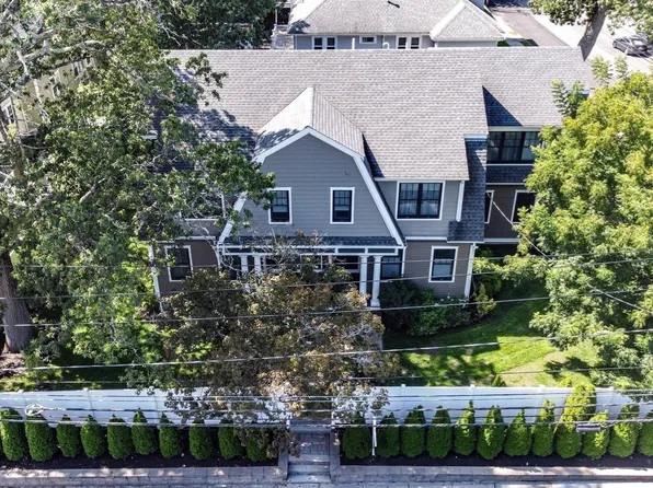 57 Walnut St, Newton, MA 02460