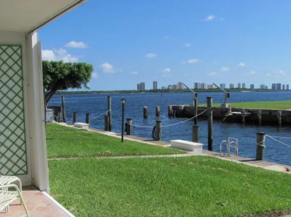 68 Yacht Club Dr APT 10, North Palm Beach, FL 33408