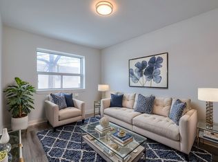 492 Montrose Ave SUITE 4, Toronto, ON M6G3H1