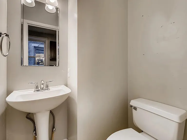 927 S Hanover St — Photo 12