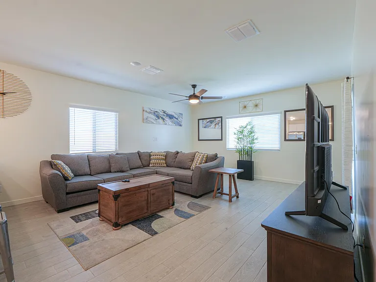 2470 N Abbey Rd — Photo 15