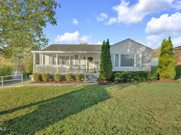 102 Memorial Dr, Bristol, TN 37620