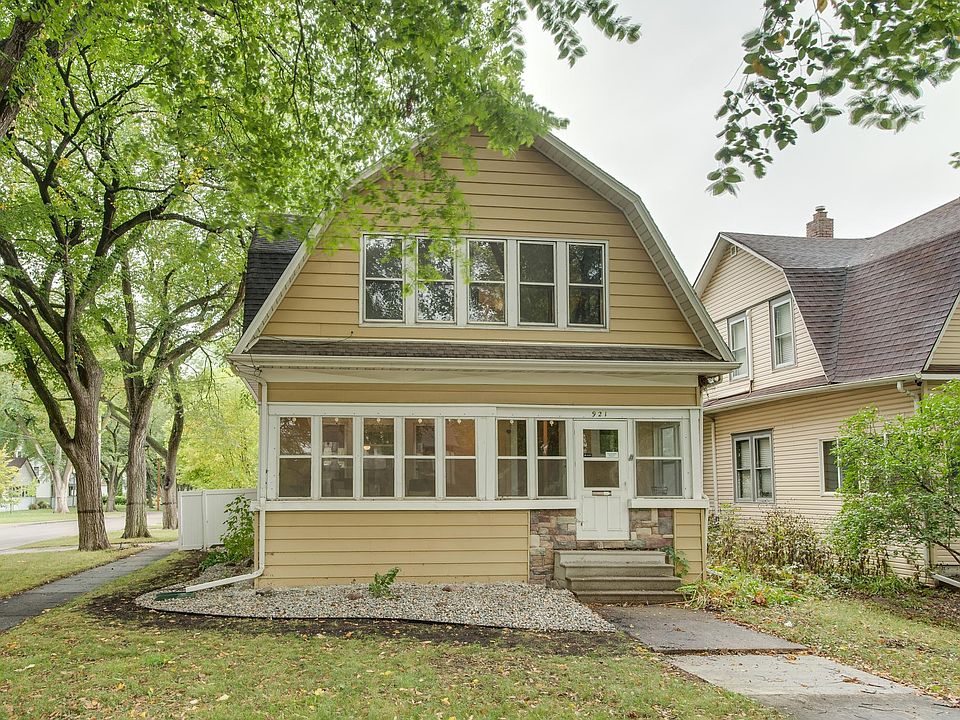 1st image of 921 10th St S