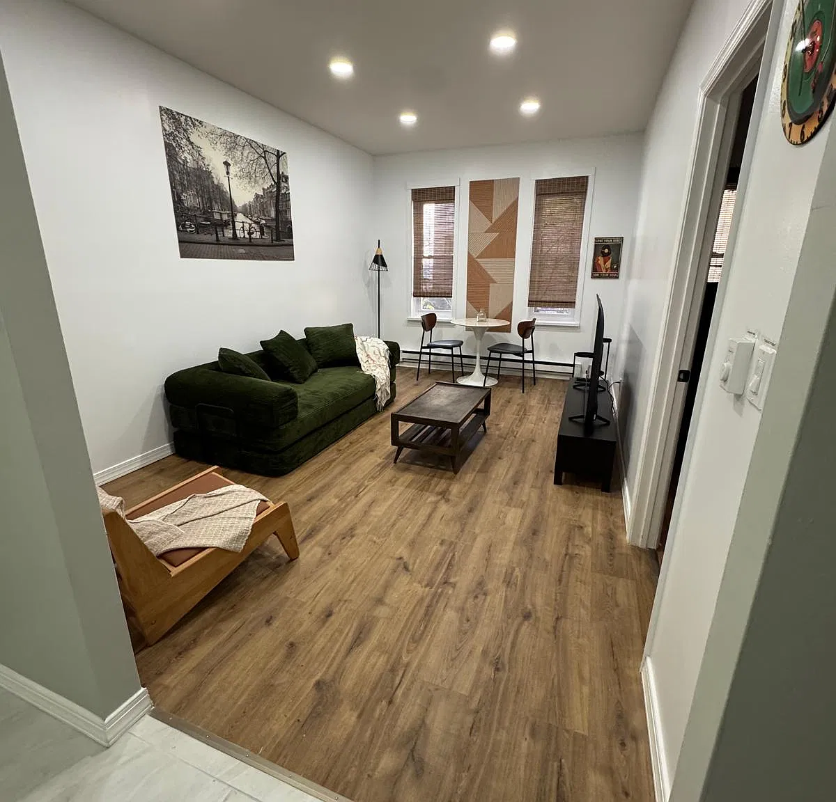 1 bed, 700 sqft, $2,898 — Photo 1