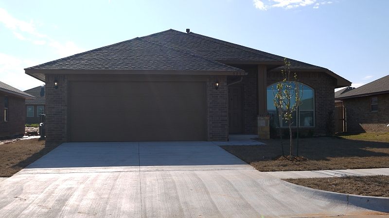 1st image of 909 Redwood Creek Dr