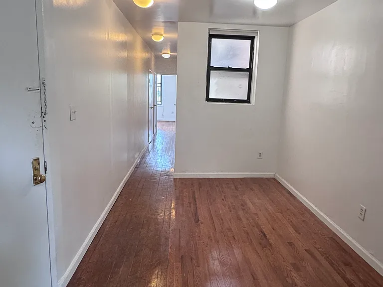 255 W 12th St #5W — Photo 5