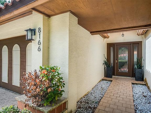 4th image of 8166R Villa Dr
