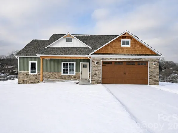 4932 Southview Dr, Hickory, NC 28602