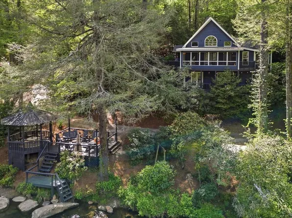 906 Riverside Ln, Blue Ridge, GA 30513