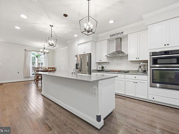 5th image of 1004 Lindley Rd