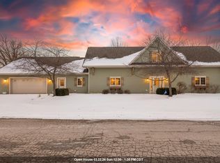 4882 S Bayshore Ln, Oconto, WI 54153